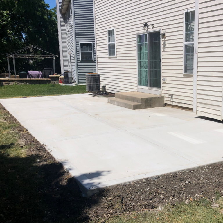 NW Chicago Concrete Patio With Steps
